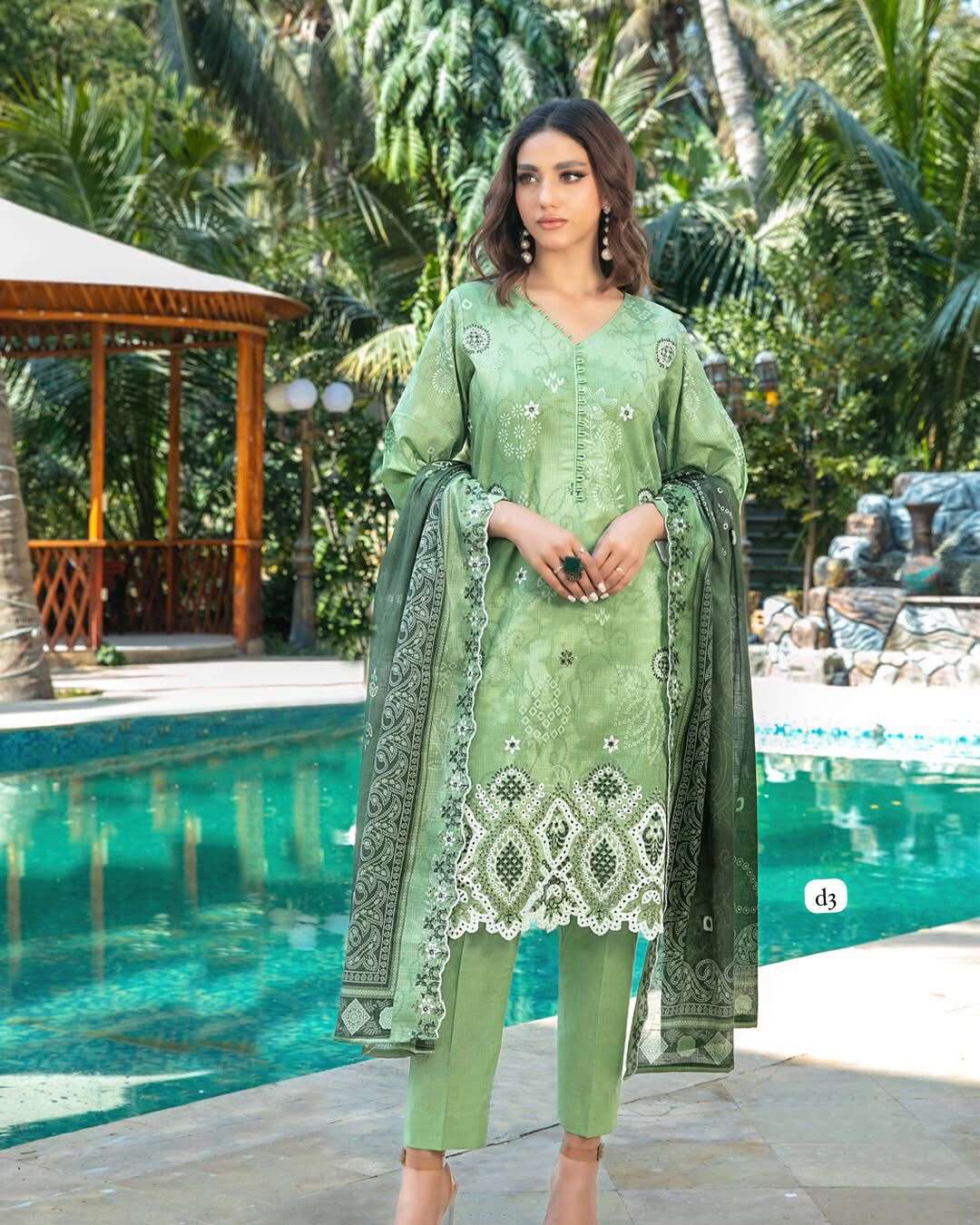 Thamina Lawns Model And Open Pic by Tawakkal